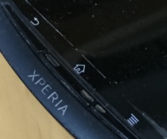 Xperia Acro のボタン